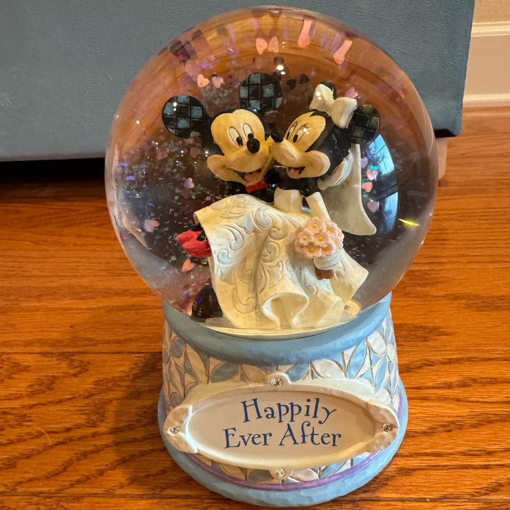 Mickey and Minnie Wedding Snowglobe